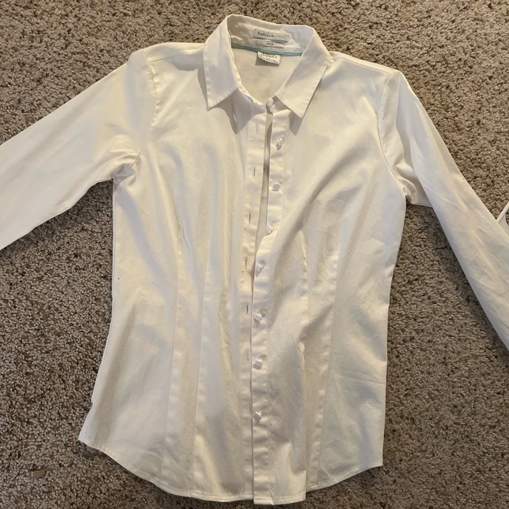 Fitted white button down - Picture 2 of 3